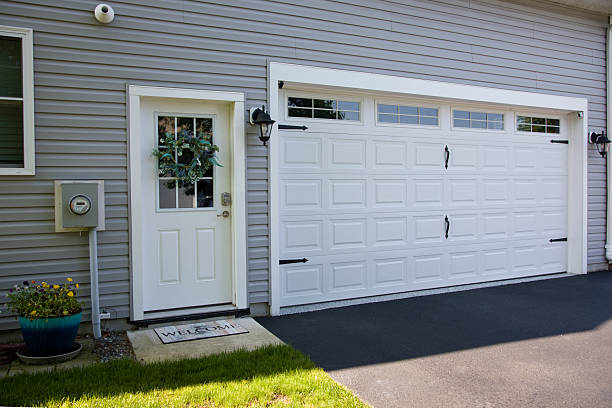 24/7 Emergency Garage Door Panel Replacement experts in Half Moon Bay, CA